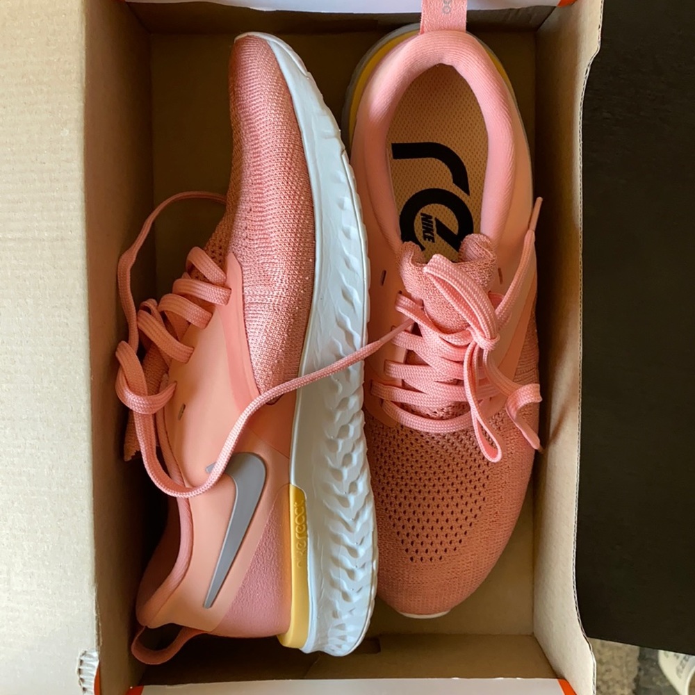 Nike Odyssey React 2 Flyknit size 7.5 NWT